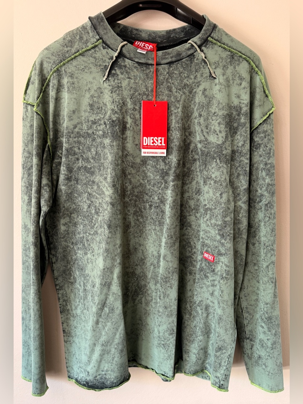DIESEL Men’s Olive Green Mineral-Wash Long Sleeve T- Shirt(brand new)